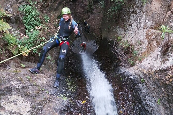Canyoning Experience in Gran Canaria (Cernícalos canyon) - Entering the Canyon: Walking, Jumping, Climbing, and Rappelling