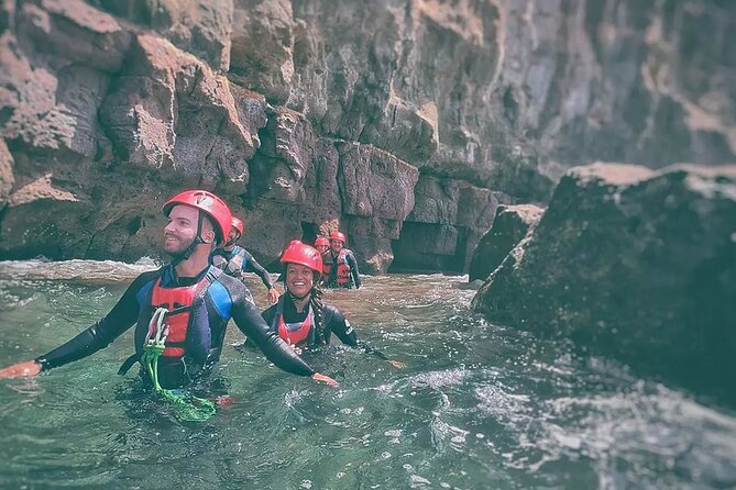 Coasteering experience in Gran Canaria - Small Group Size: Better Control on the Rocks