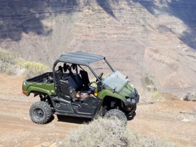 From Maspalomas: Volcanic Landscapes 4-Seater Buggy Tour - The Yamaha Wolverine buggy: how the 4-seat setup works