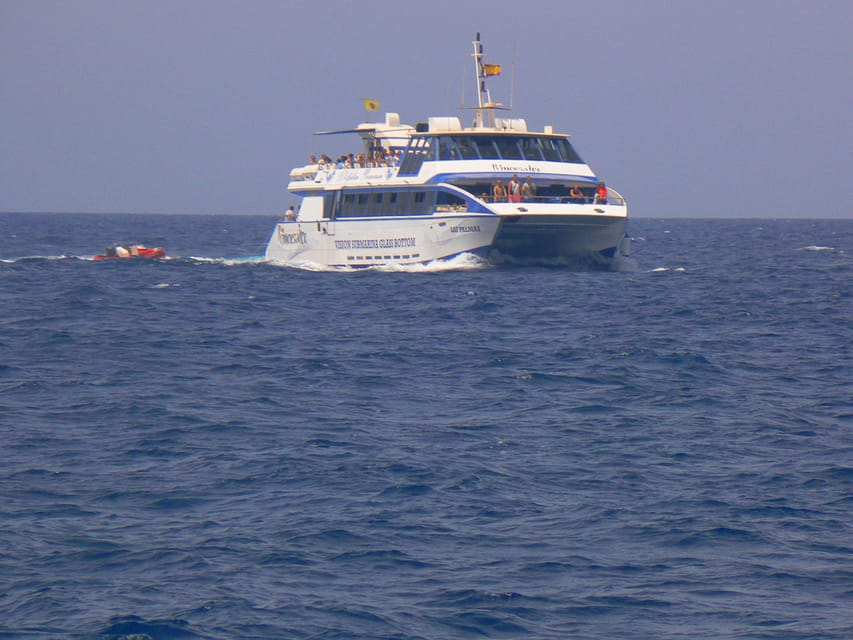 From Puerto Rico: Boat trip along the coast w/ Food & Drinks - Key things that make this trip worth your time