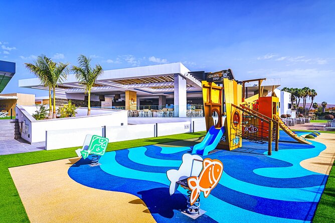 Full Day Ticket at Perchel Beach Club with Lunch - Drinks and outside food rules: where the extra cost comes from