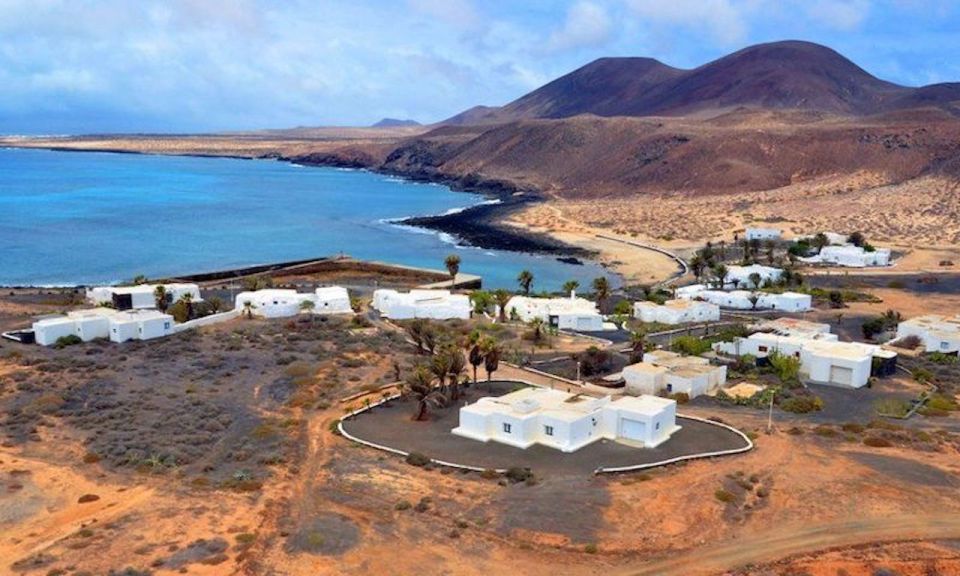 Graciosa Island: Jeep Safari Playa De las Conchas - Who should book this La Graciosa jeep safari