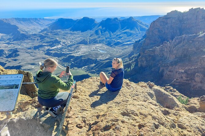 Gran Canaria 7 Highlights Small Group Tour with Tapas Picnic - Stop 3: Teror’s basilica, patron saint, and wooden balcony streets