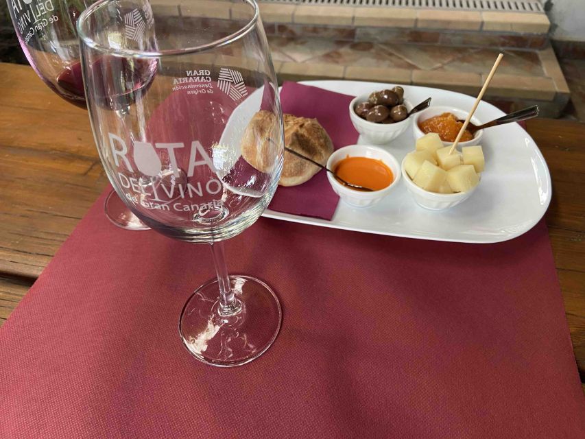 Gran Canaria: Best Wineries and Views Tour - Inside the family winery: a guided tour plus the winemaker’s voice