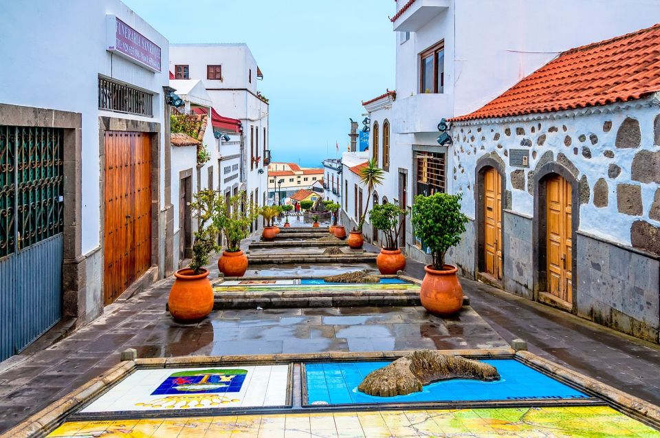 Gran Canaria: Full-Day VIP Tour by Bus - Entering Gran Canaria’s Green Interior by Air-Conditioned Bus