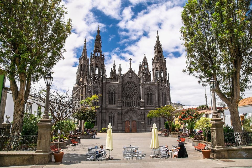 Gran Canaria Highlights Full-Day Tour by Bus - Finca Canarias Aloe Vera: a structured stop that can turn into shopping