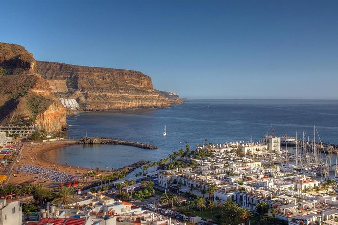 Gran Canaria Private Transfer from Puerto Rico to Las Palmas (LPA) airport - Premium Car or Minivan: Group Size Up to 15