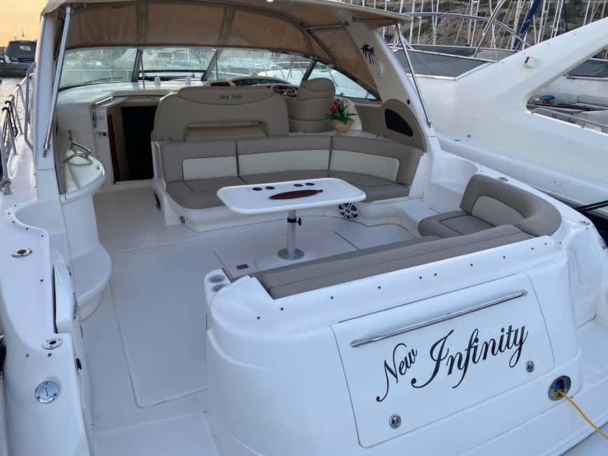 Gran Canaria: Shared yacht excursion with beverages, lunch and snorkeling - Getting on the water: pickup, van time, and the Puerto Rico departure