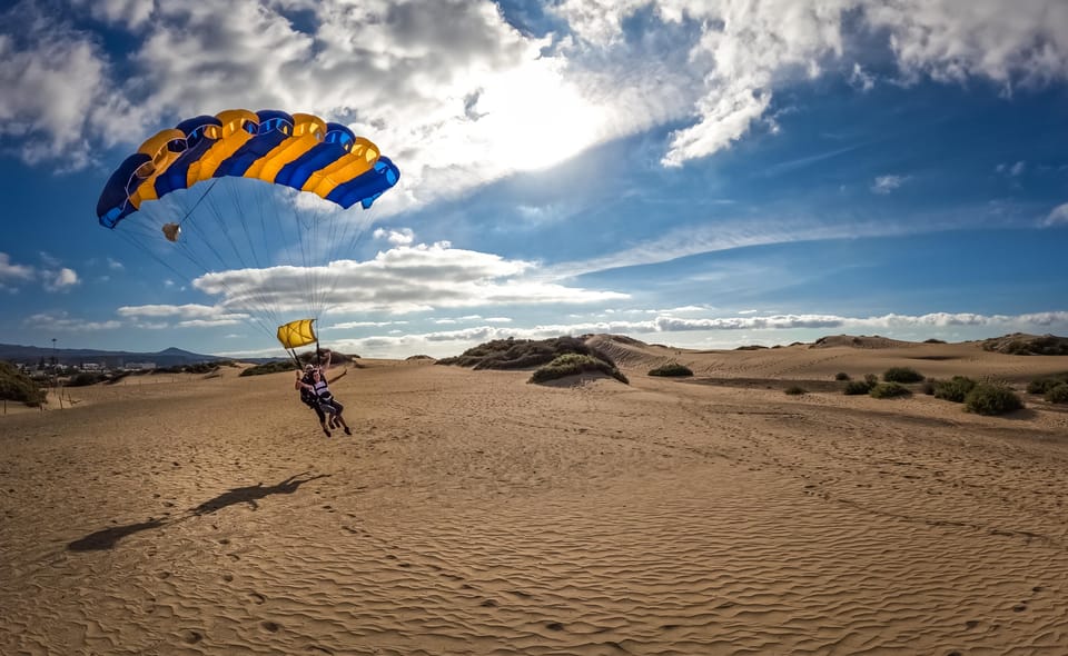 Gran Canaria : Skydiving over Maspalomas Dunes - Why a tandem skydive over Maspalomas feels like a real challenge
