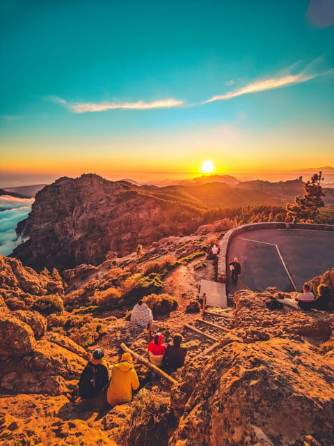 Gran Canaria: Volcano Sunset Tour and Local Food Tasting - Tejeda viewpoints and the Cruz de Tejeda market feel