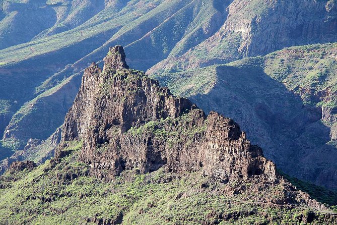 Jeep Tour 4x4 in Gran Canaria - Entering the jeeps: pickup, language, and the small-group reality