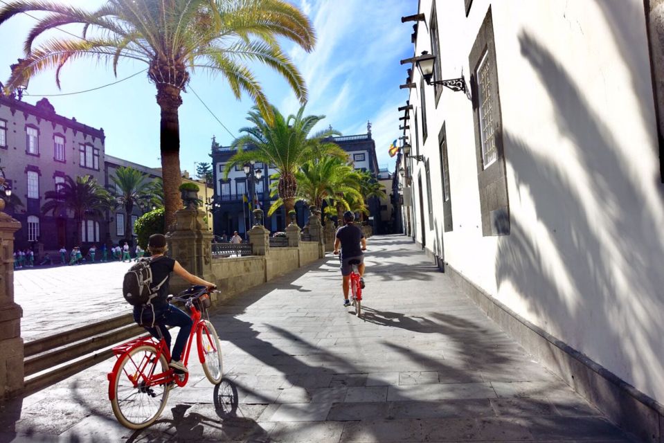 Las Palmas de Gran Canaria: Guided City Tour by Bike - Bikes, helmets, and the pace you should plan for