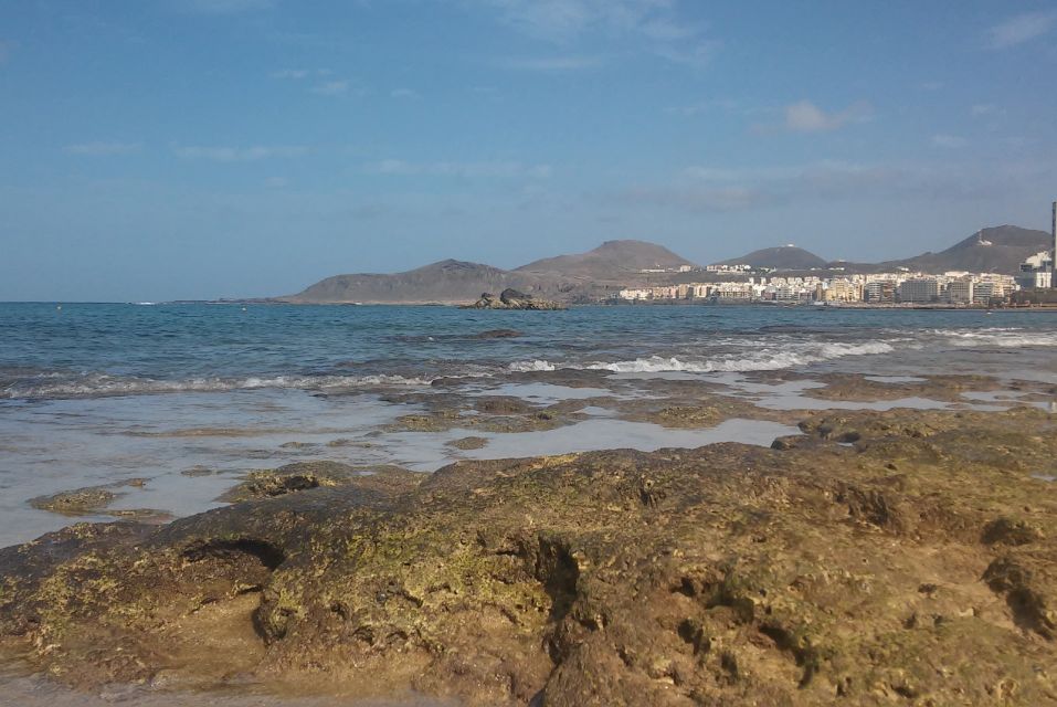 Las Palmas: Las Canteras Beach Snorkeling Trip - Equipment, Wetsuits, and the Brief Safety Tutorial