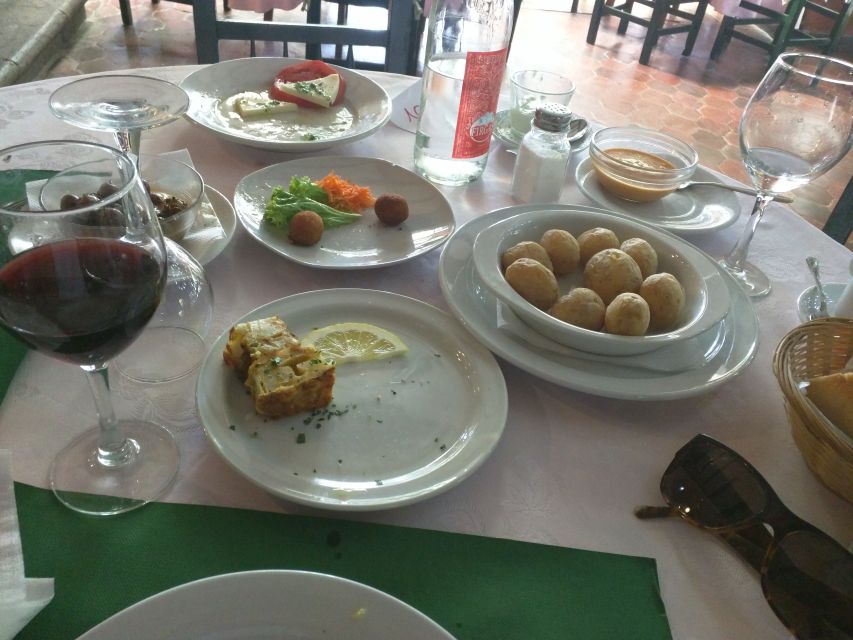 Las Palmas: Private Old City Guided Walking Tour with Tapas - Price and Value: What $54 Buys You
