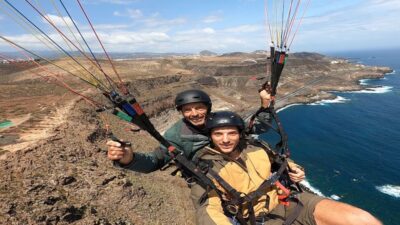 Las Palmas: tandem paragliding flights for everyone - How the 1.5-hour flow moves from auditorium to the skies