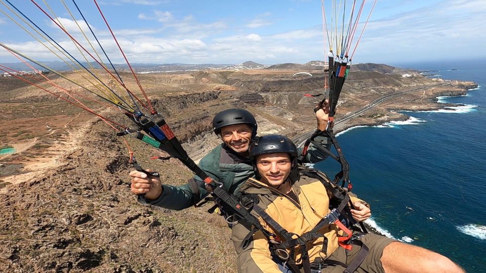 Las Palmas: tandem paragliding flights for everyone - How the 1.5-hour flow moves from auditorium to the skies