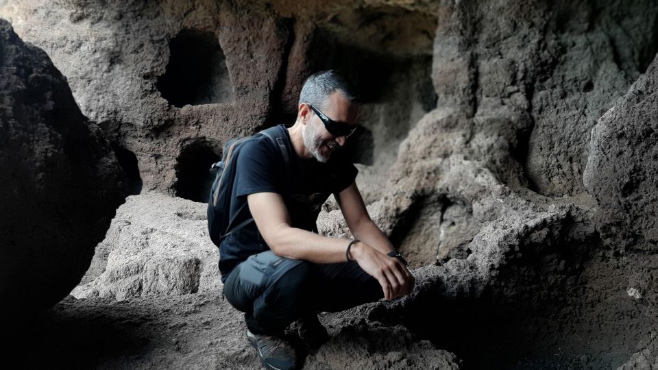 Maspalomas: Barranco de las Vacas, Caves, Farmhouse Tour - Traditional hamlet life: meeting real villagers, not actors
