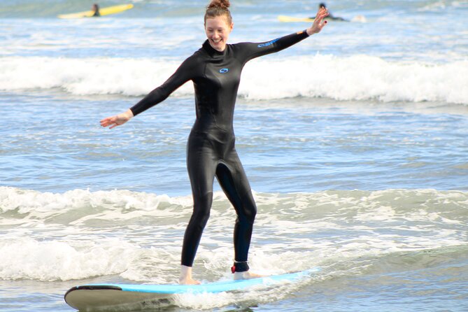 Premium Surf Course in Gran Canaria - Gear, insurance, and snacks: what $77.40 is buying