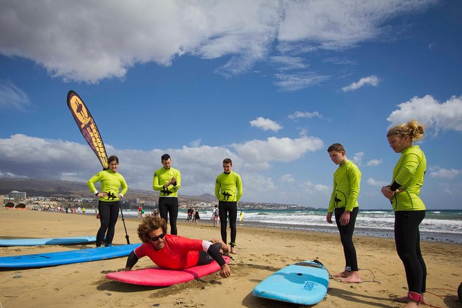 Small-Group Surf Lessons in Gran Canaria - Video Theory That Targets the Rules You Need on the Wave