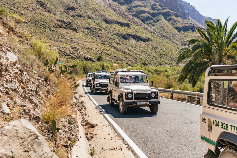 South Gran Canaria: Off-Road Valleys & Villages Jeep Tour - Coffee in San Bartolomé de Tirajana, plus the church stop