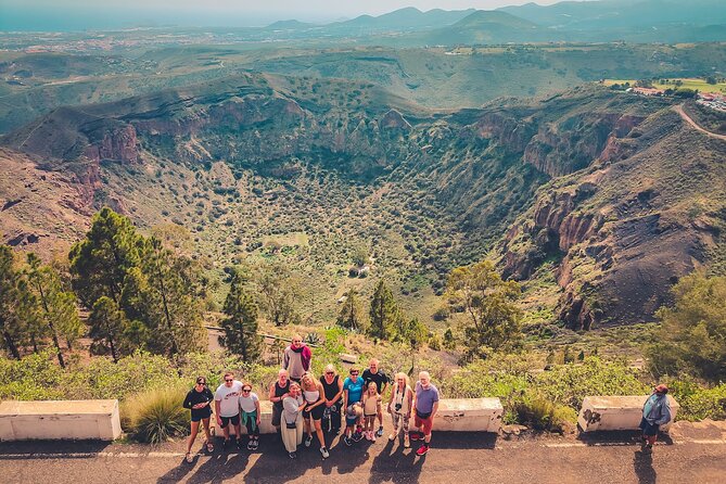 The Volcano Heart Tour: Hiking, Tasting and Sunset Experience - Where the day starts: Pico de Bandama’s viewpoint and the island’s big picture